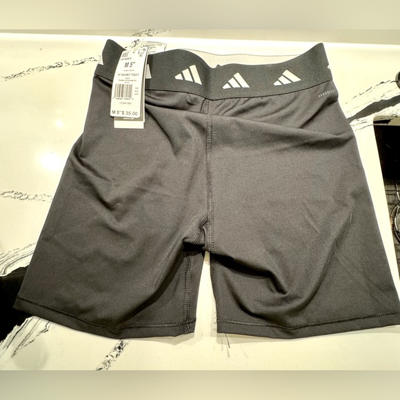 NWT Adidas tech fit women’s spandex shorts Size Medium - Picture 1 of 12